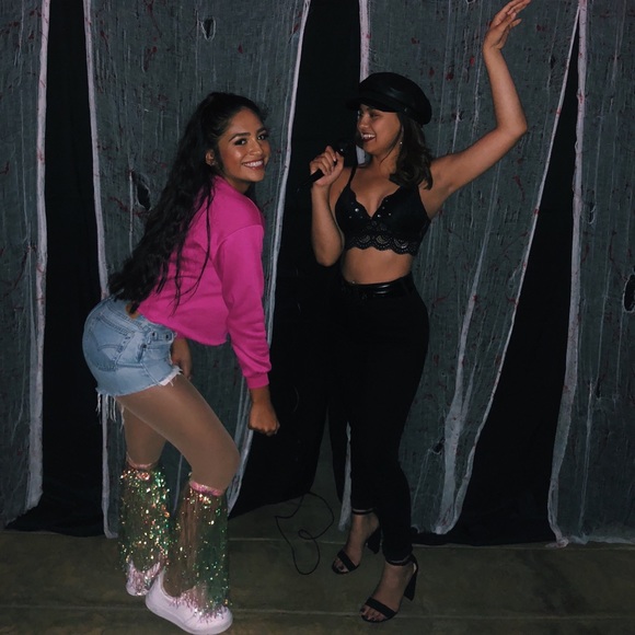 Meet your Posher, Emily - Picture 2 of 8